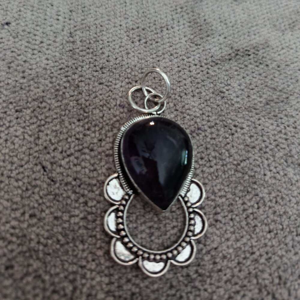 DARK PURPLE AMETHYST PENDANT